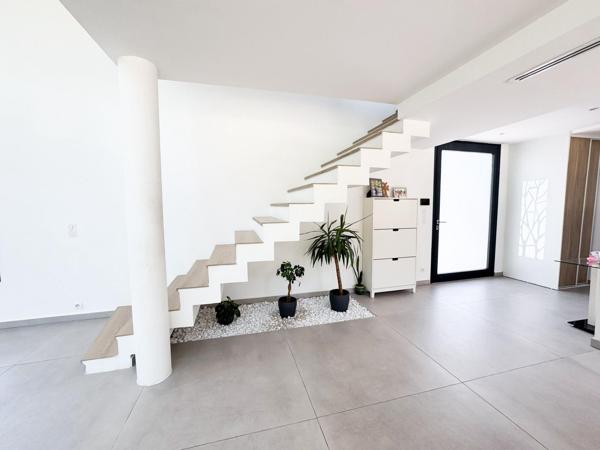 Saint Julien magnifique villa d'architecte 178 m² avec piscine et terrain de 978 m²