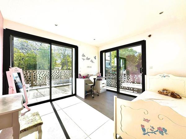 Saint Julien magnifique villa d'architecte 178 m² avec piscine et terrain de 978 m²
