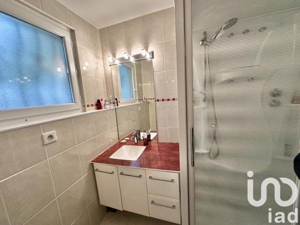 Maison 7 pièces de 150 m² à Urville-Nacqueville (50460)