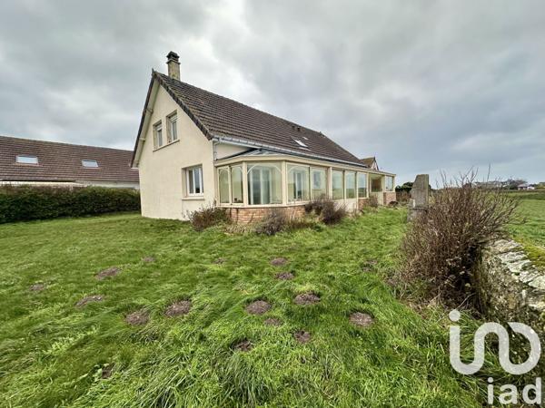 Maison 7 pièces de 150 m² à Urville-Nacqueville (50460)