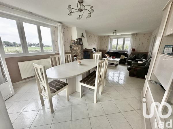 Maison 7 pièces de 150 m² à Urville-Nacqueville (50460)