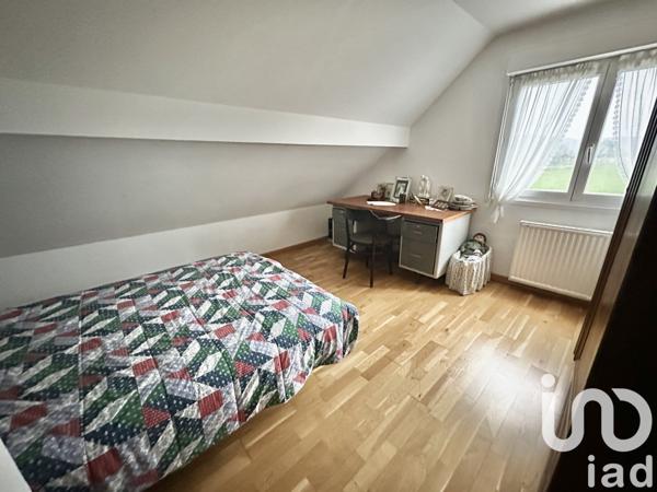 Maison 7 pièces de 150 m² à Urville-Nacqueville (50460)