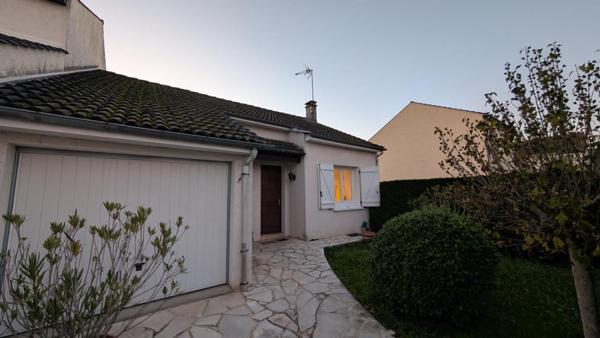 Exclusivité - Maison T3 de PLAIN PIED + Combles aménageables - 2 chambres + garage, TERRASSE et jardinet - opportunité à saisir à BRIVE OUEST !