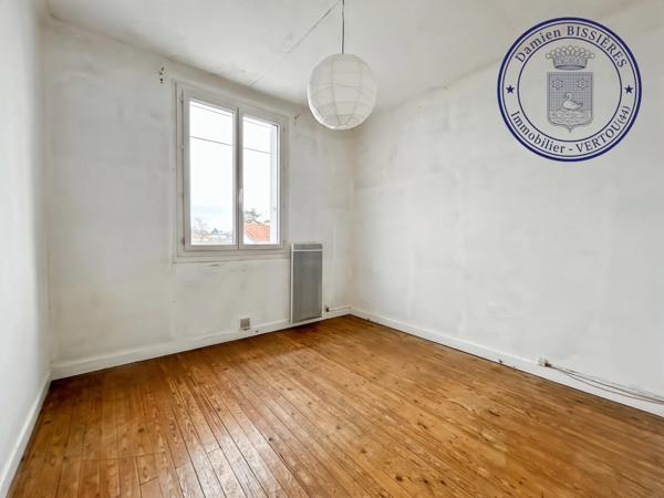 🏡 Vue Église Saint-Martin : Maison de ville avec jardin et accord pour surélévation - Rénovation "Zéro carbone"