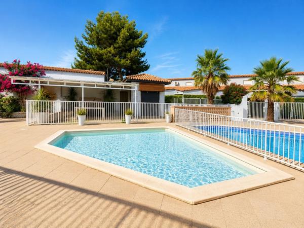 belle petite maisonnette dans résidence avec piscine