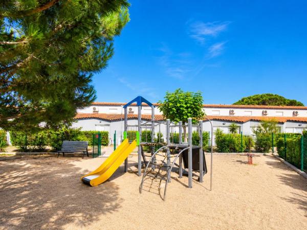 belle petite maisonnette dans résidence avec piscine