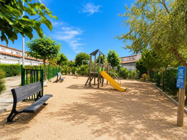 belle petite maisonnette dans résidence avec piscine