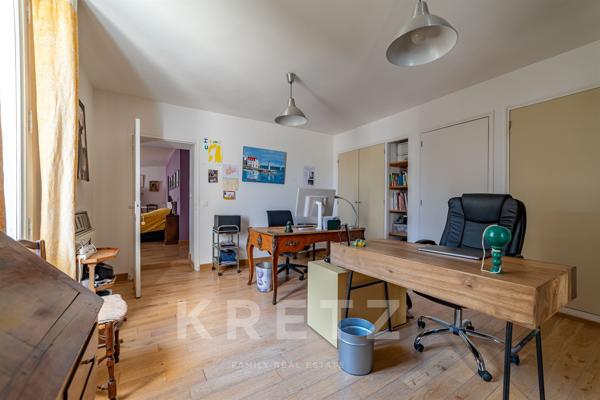 Maison vigneronne en pierre avec piscine, 5 chambres, à 20 minutes au sud de Nîmes.
