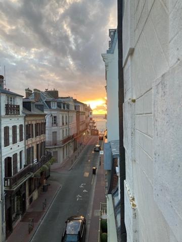 Appartement
         4 pièces
        - 63 m² Exclusivité 467 000 € *