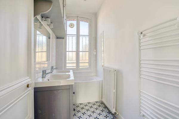 Appartement
         4 pièces
        - 63 m² Exclusivité 467 000 € *