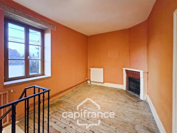 URZY – Maison de village pleine de charme – 133 m² – Cour – Potentiel locatif ou professionnel