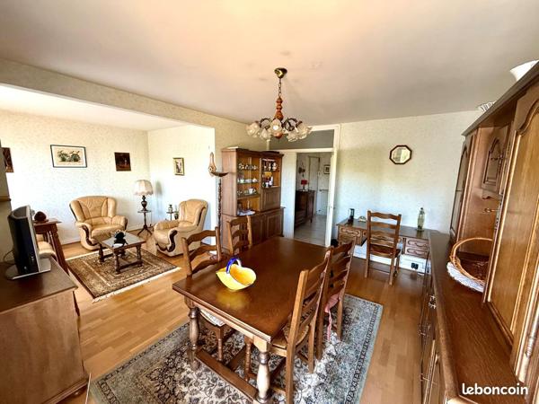 GRAND APPARTEMENT T3/ Beauregard avec garage+cave