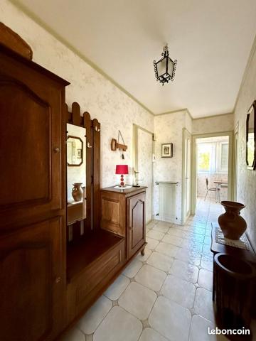 GRAND APPARTEMENT T3/ Beauregard avec garage+cave
