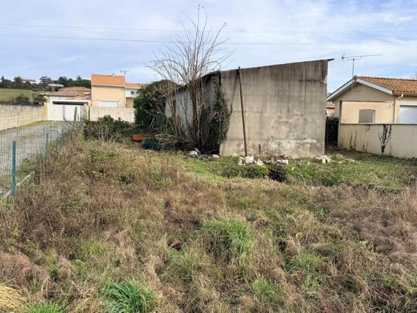 ST ANDRE DE CUBZAC TERRAIN CONSTRUCTIBLE 580 m² AVEC BÂTIMENT ENVIRON 90 m² Saint-André-de-Cubzac (33240)