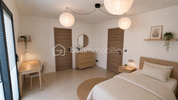 Dans un environnement résidentiel calme et recherché, découvrez cette villa contemporaine de 2023, offrant environ 180 m² habitables et se distinguant par la qualité de sa construction, le choix de ses matériaux et le soin apporté à chaque finition.

Dès l'entrée, la vaste pièce de vie baignée de lumière s'ouvre sur les terrasses et la piscine grâce à de grandes baies vitrées à galandage. La cuisine ouverte avec îlot central s'intègre parfaitement à cet espace convivial.

Le rez-de-chaussée accueille également une suite avec salle d'eau, WC et accès indépendant, idéale pour recevoir, exercer une profession libérale ou créer un espace autonome. Un WC indépendant, un cellier, une buanderie indépendante et un grand garage complètent ce niveau.

À l'étage, un vaste espace bureau lumineux, facilement transformable en chambre supplémentaire, dessert une suite parentale avec dressing, salle d'eau, WC et terrasse privative offrant un agréable aperçu mer. Deux belles chambres, une spacieuse salle de bains avec douche, baignoire et fenêtre, ainsi qu'un second WC indépendant complètent l'ensemble.

À l'extérieur, les terrasses, la piscine carrelée, les stationnements privatifs et le jardin offrent un cadre de vie agréable, pensé pour profiter pleinement des beaux jours.

Chaque espace a été pensé avec exigence, en privilégiant des matériaux de qualité et des équipements actuels : climatisation réversible, menuiseries aluminium, baies vitrées à galandage, carrelage grand format intérieur et extérieur, vide sanitaire, borne de recharge pour véhicule électrique et matériaux soigneusement sélectionnés.

Les aménagements extérieurs sont actuellement en cours de finalisation. Certaines photographies présentent des projections d'aménagement réalisées au plus près du projet prévu afin de permettre de se projeter dans le rendu final. Ces visuels sont présentés à titre indicatif et ne sont pas contractuels.

Pensée pour une vie de famille confortable, cette villa séduira également les acquéreurs recherchant un bien récent, sans travaux, aux prestations actuelles.