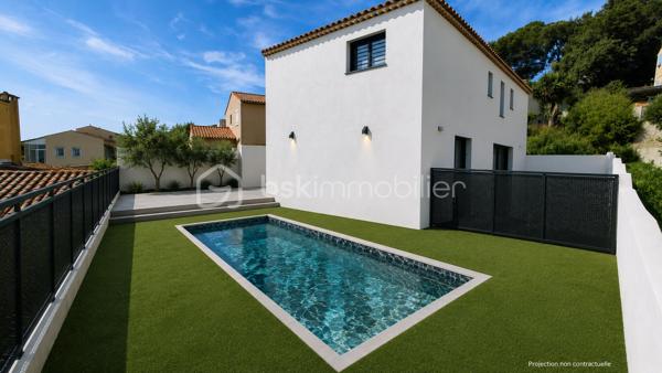 Dans un environnement résidentiel calme et recherché, découvrez cette villa contemporaine de 2023, offrant environ 180 m² habitables et se distinguant par la qualité de sa construction, le choix de ses matériaux et le soin apporté à chaque finition.

Dès l'entrée, la vaste pièce de vie baignée de lumière s'ouvre sur les terrasses et la piscine grâce à de grandes baies vitrées à galandage. La cuisine ouverte avec îlot central s'intègre parfaitement à cet espace convivial.

Le rez-de-chaussée accueille également une suite avec salle d'eau, WC et accès indépendant, idéale pour recevoir, exercer une profession libérale ou créer un espace autonome. Un WC indépendant, un cellier, une buanderie indépendante et un grand garage complètent ce niveau.

À l'étage, un vaste espace bureau lumineux, facilement transformable en chambre supplémentaire, dessert une suite parentale avec dressing, salle d'eau, WC et terrasse privative offrant un agréable aperçu mer. Deux belles chambres, une spacieuse salle de bains avec douche, baignoire et fenêtre, ainsi qu'un second WC indépendant complètent l'ensemble.

À l'extérieur, les terrasses, la piscine carrelée, les stationnements privatifs et le jardin offrent un cadre de vie agréable, pensé pour profiter pleinement des beaux jours.

Chaque espace a été pensé avec exigence, en privilégiant des matériaux de qualité et des équipements actuels : climatisation réversible, menuiseries aluminium, baies vitrées à galandage, carrelage grand format intérieur et extérieur, vide sanitaire, borne de recharge pour véhicule électrique et matériaux soigneusement sélectionnés.

Les aménagements extérieurs sont actuellement en cours de finalisation. Certaines photographies présentent des projections d'aménagement réalisées au plus près du projet prévu afin de permettre de se projeter dans le rendu final. Ces visuels sont présentés à titre indicatif et ne sont pas contractuels.

Pensée pour une vie de famille confortable, cette villa séduira également les acquéreurs recherchant un bien récent, sans travaux, aux prestations actuelles.