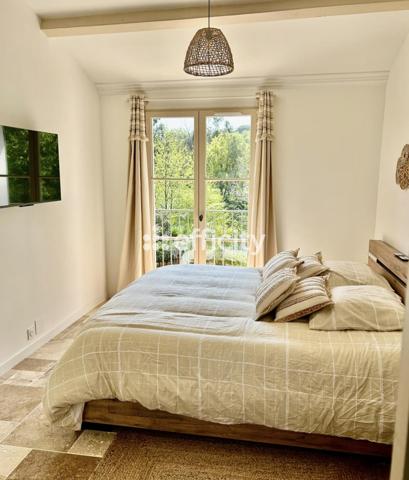 Maison
         4 pièces
        - 64 m² Bien prestige 599 000 € *