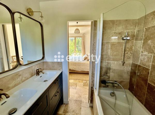 Maison
         4 pièces
        - 64 m² Bien prestige 599 000 € *