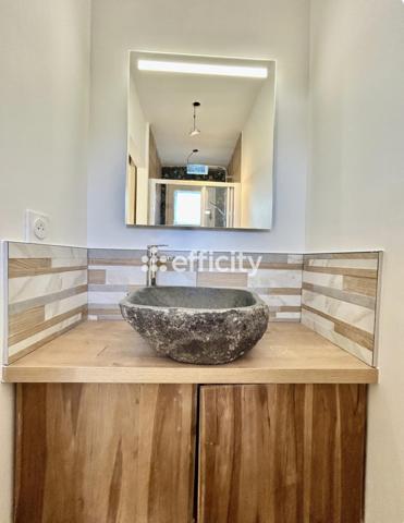 Maison
         4 pièces
        - 64 m² Bien prestige 599 000 € *