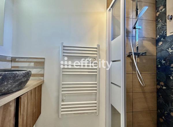 Maison
         4 pièces
        - 64 m² Bien prestige 599 000 € *