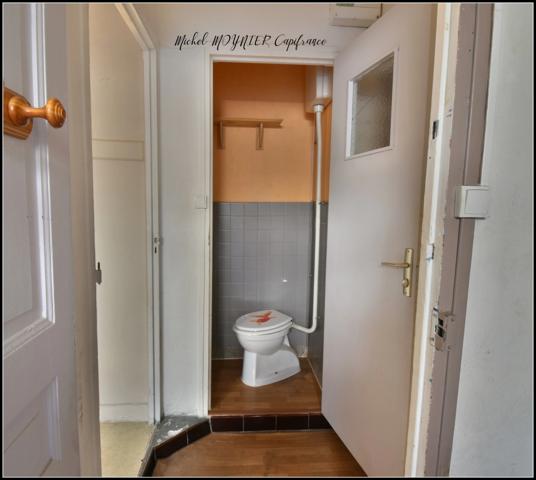 L’Argentière-la-Bessée centre : maison 5 pièces avec cave, combles et jardinet