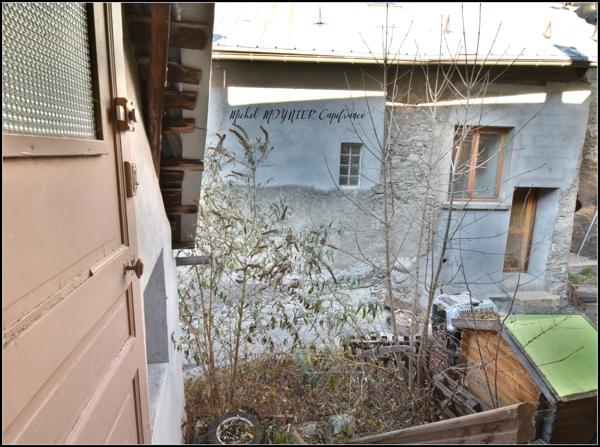 L’Argentière-la-Bessée centre : maison 5 pièces avec cave, combles et jardinet