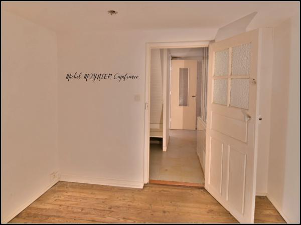 L’Argentière-la-Bessée centre : maison 5 pièces avec cave, combles et jardinet