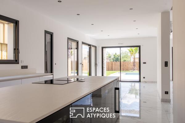 Élégante villa contemporaine avec piscine