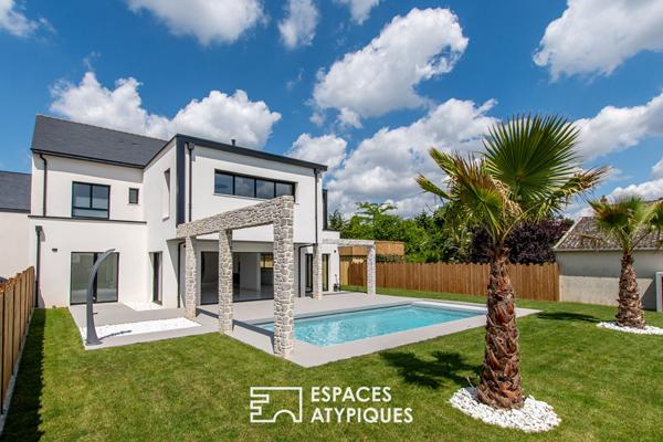 Élégante villa contemporaine avec piscine