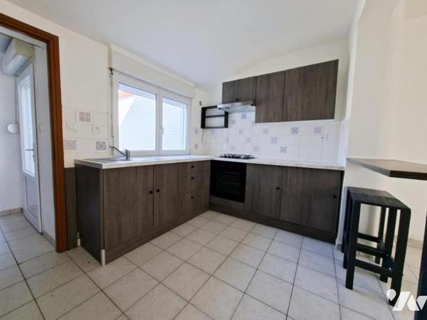 Maison semi-mitoyenne, 2 chambres, garage et jardin