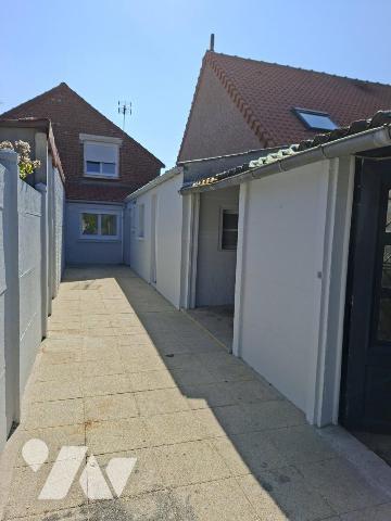 Maison semi-mitoyenne, 2 chambres, garage et jardin