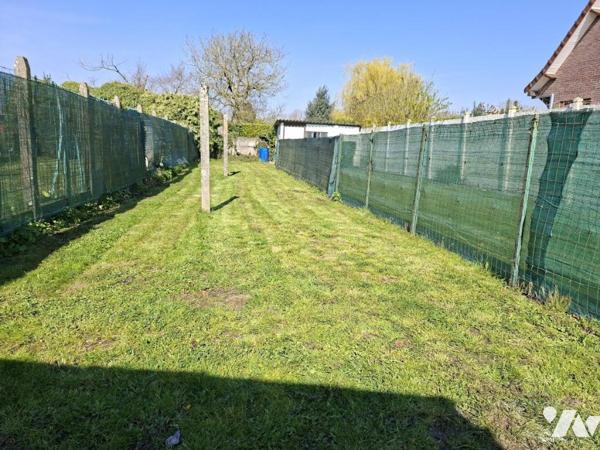 Maison semi-mitoyenne, 2 chambres, garage et jardin