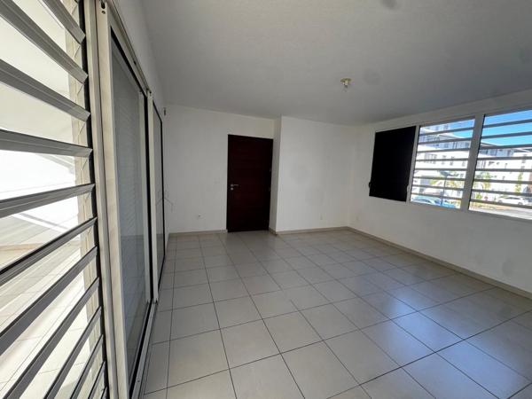 APPARTEMENT T2 AVEC VARANGUE ET PARKING
