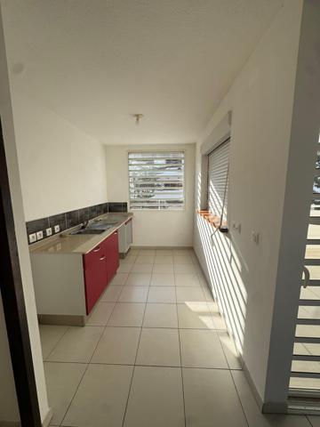APPARTEMENT T2 AVEC VARANGUE ET PARKING