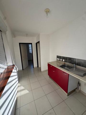 APPARTEMENT T2 AVEC VARANGUE ET PARKING