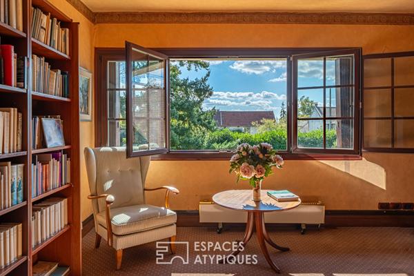 Demeure familiale aux volumes généreux, multiples possibilités dans un cadre préservé à Beynes