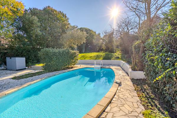 Mérignac La Glacière - Maison familiale lumineuse avec jardin, piscine et garage,