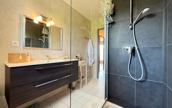 Maison à vendre    5 pièces •  Saint-Palais-sur-Mer