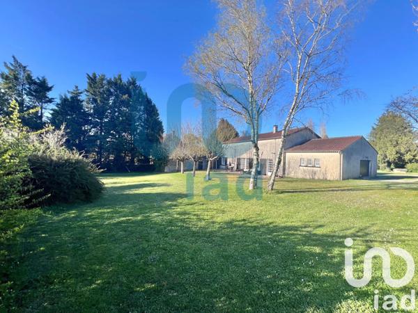 Maison à vendre 5 pièces 250 m² Charroux