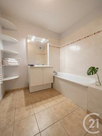 Appartement F3 à vendre  3 pièces - 60,86 m 2   PONT STE MAXENCE  - 60