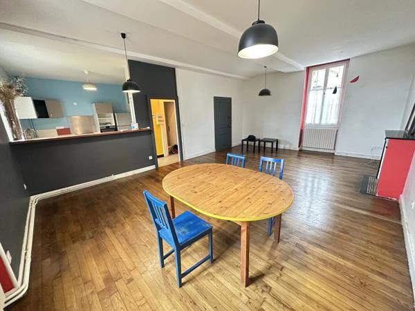 Vente Maison 7 pièces 156 m2 à Saint-Astier