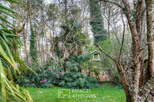 Villa avec piscine en lisière de forêt