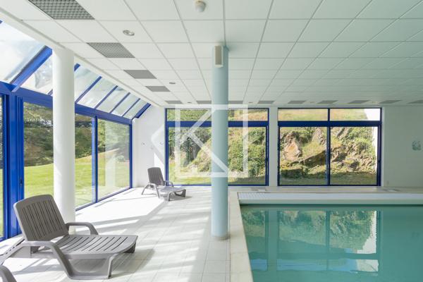 VILLA D'EXCEPTION EN BORD DE RIVIERE