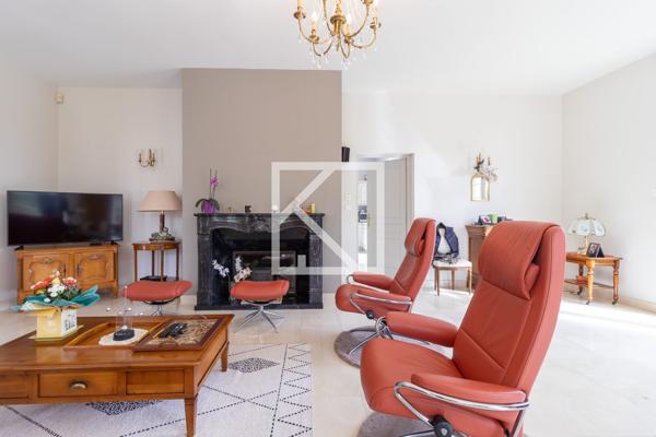 VILLA D'EXCEPTION EN BORD DE RIVIERE