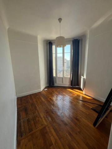 Appartement F2 avec balcon (dernier étage sans ascenseur)