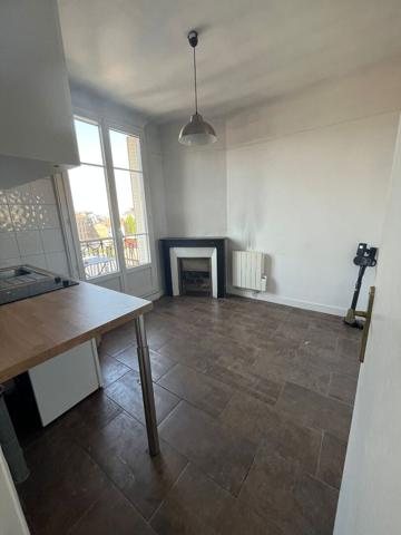 Appartement F2 avec balcon (dernier étage sans ascenseur)