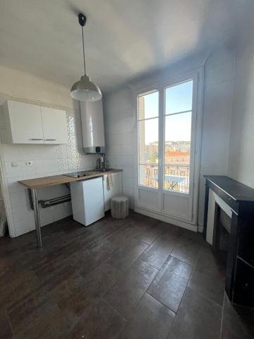 Appartement F2 avec balcon (dernier étage sans ascenseur)