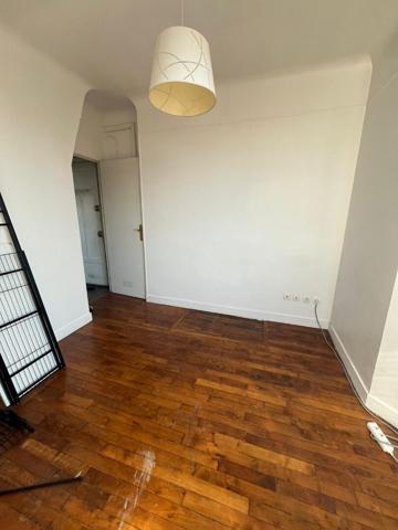 Appartement F2 avec balcon (dernier étage sans ascenseur)