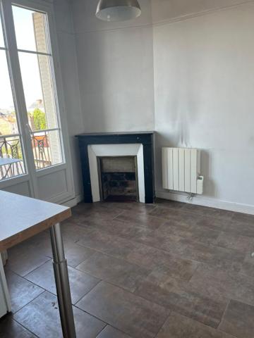 Appartement F2 avec balcon (dernier étage sans ascenseur)
