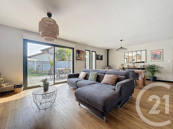 Maison à vendre  5 pièces - 146,20 m 2   GUJAN MESTRAS  - 33